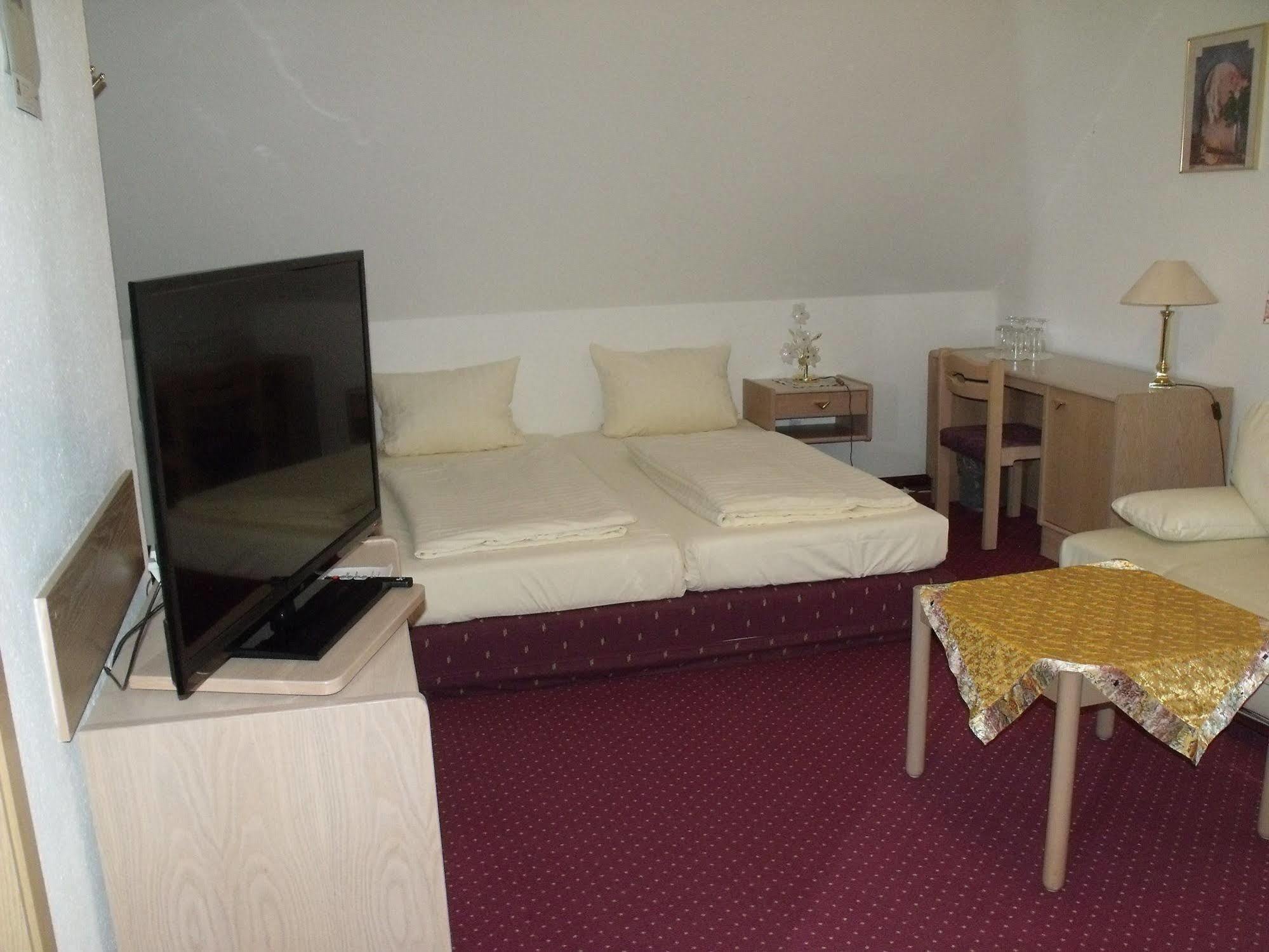 Seehotel Schorfheide Althuttendorf Exterior photo